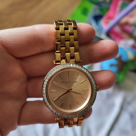 Michael Kors Mini Darcy - Picture 9 of 10